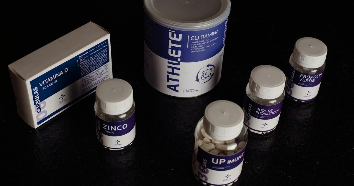 Navigating DHEA Supplements: A Science-Backed Look at Potential and Precautions